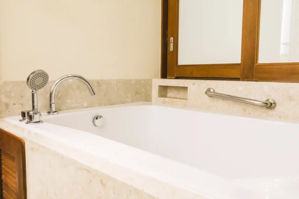 Verstopfte Dusche von Profis reinigen lassen – Auch in Salzgitter