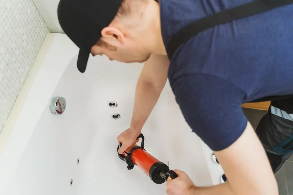 Verstopfte Badewanne fachgerecht reinigen lassen – Schneller Service in Salzgitter